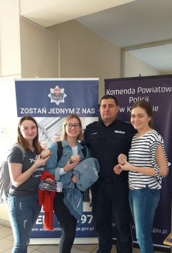 Kościańscy Policjanci podczas akcji &quot;Zostań jednym z nas&quot;.