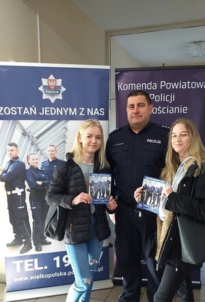 Kościańscy Policjanci podczas akcji "Zostań jednym z nas".