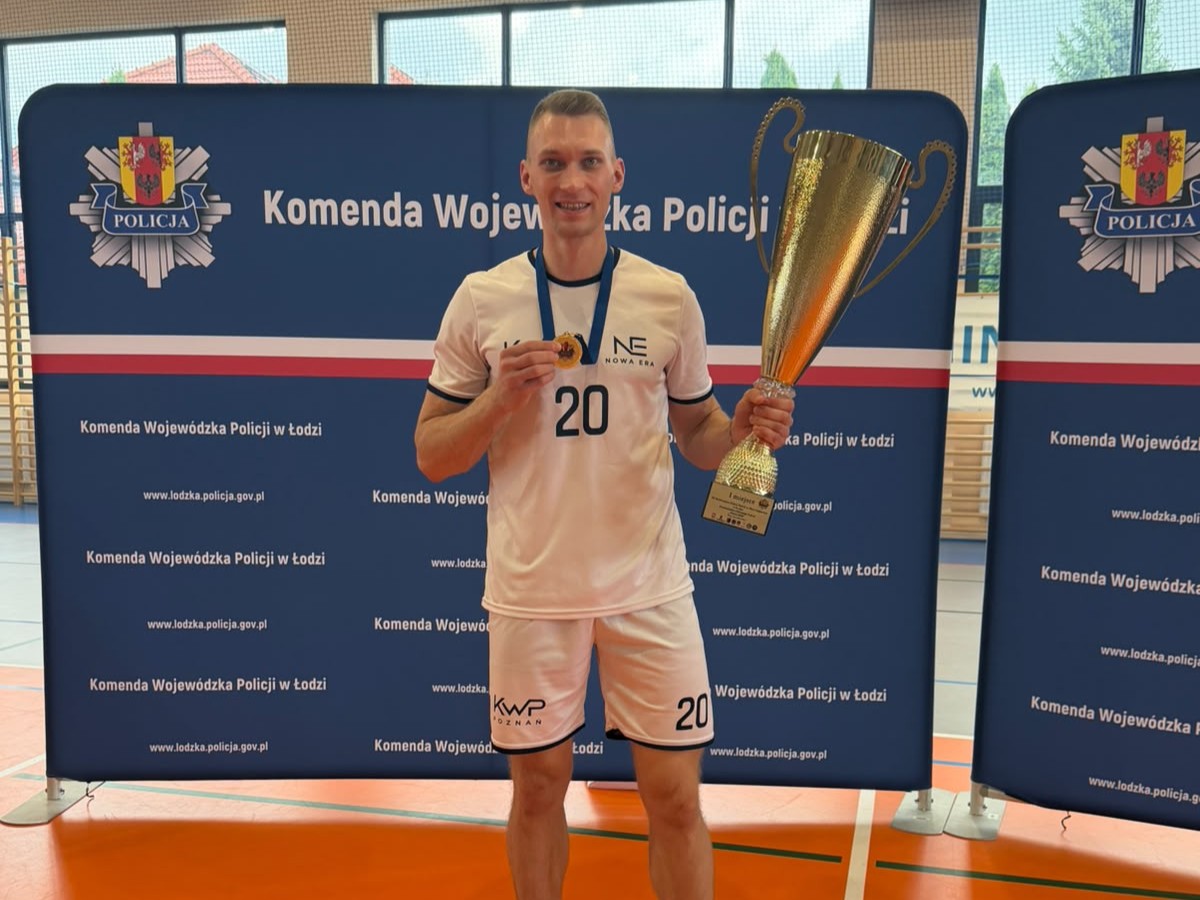 Sierżant Daniel Strugarek z Śmigla mistrzem Polski w policyjnej siatkówce